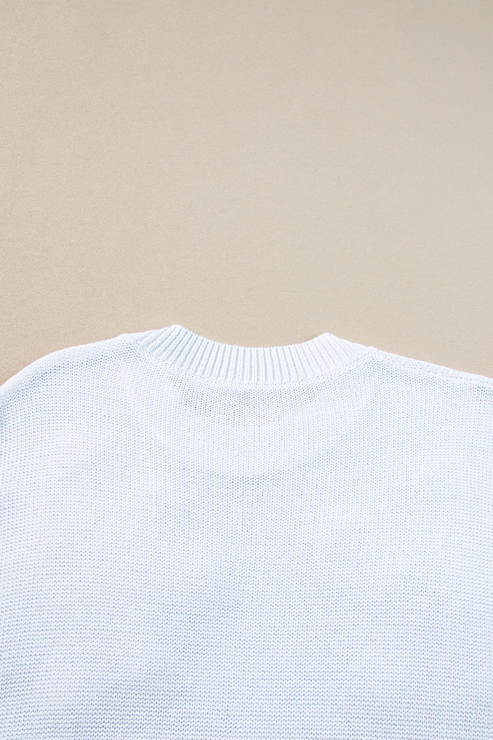 White Flower Patch Knit Round Neck Tee