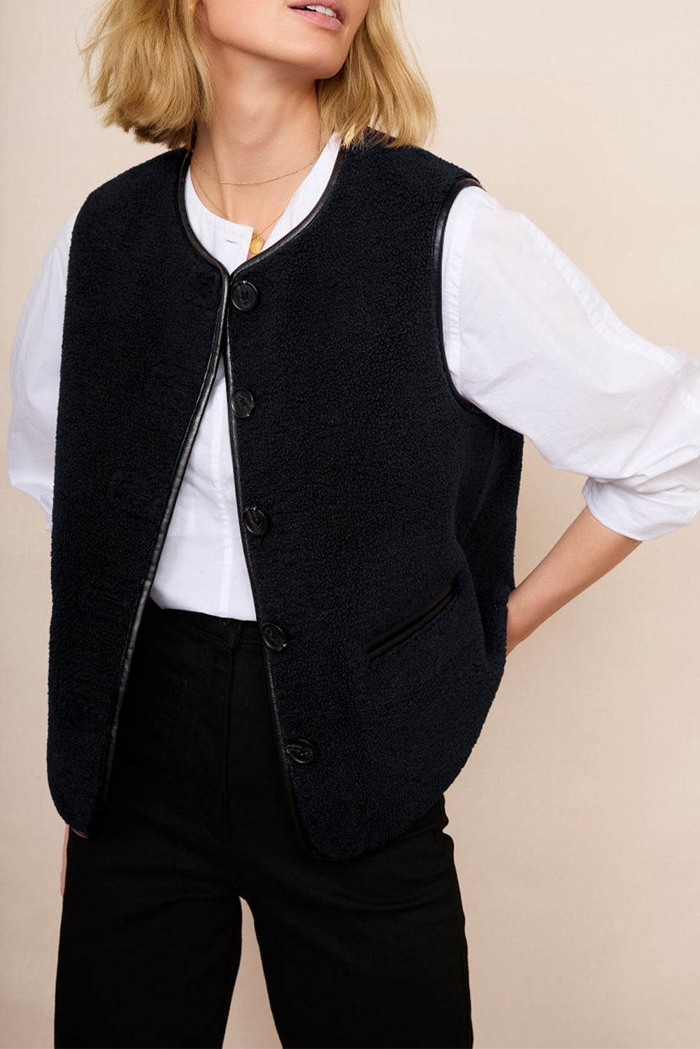 Black Leather Contrast Side Pockets Buttoned Fleece Vest